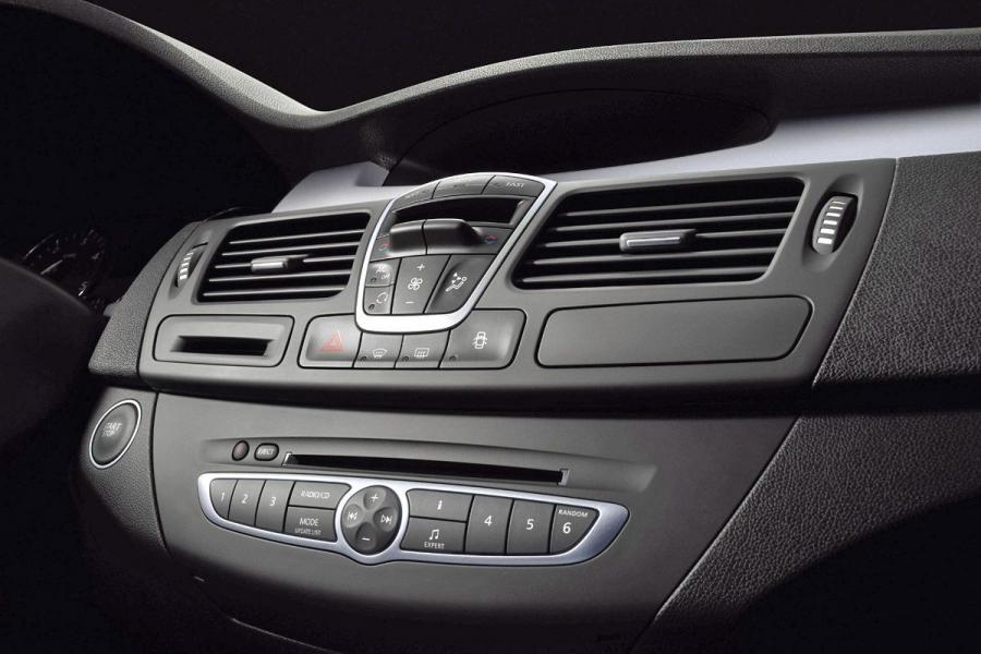  Renault Laguna III 2007 года  (фото 15 из 92)